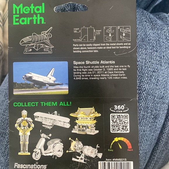 NEW Never Opened Metal Earth 3D Boeing Earth Space Shuttle - Picture 2 of 4